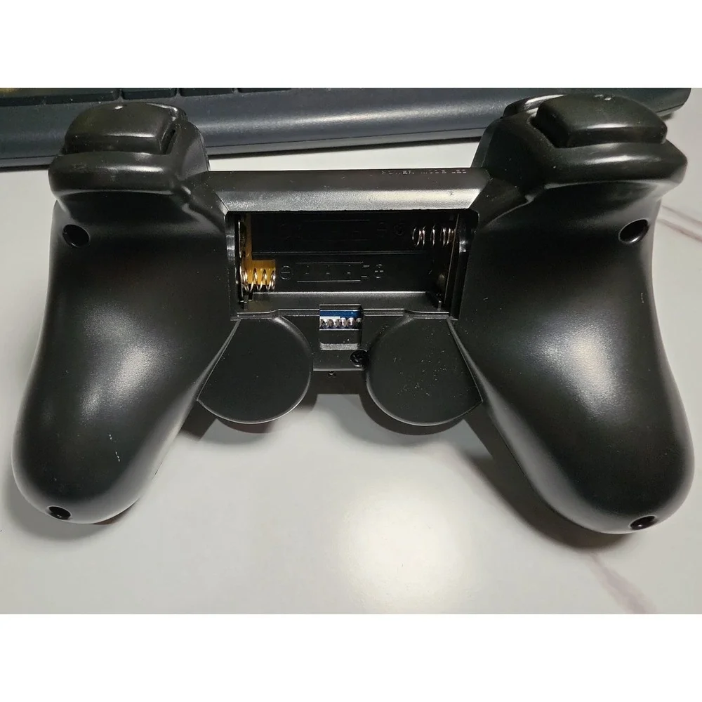2.4Ghz Wireless Controller for PS3, PC, Smart TV Battery Operated No Dongle